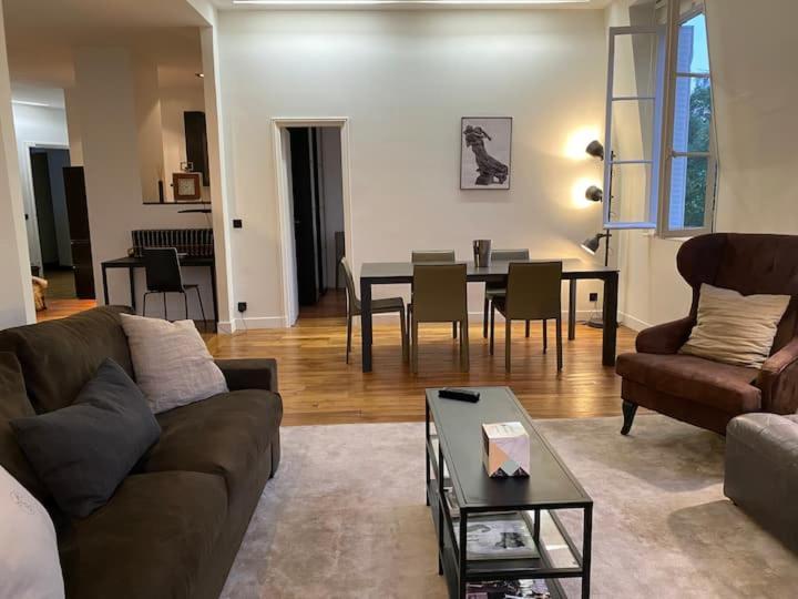 Appartement 3 Chambres Paris 7E Exteriör bild